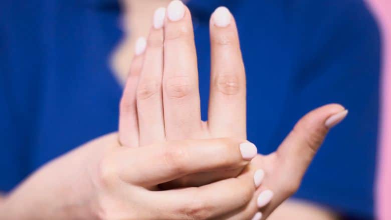 Recognising Early Signs of Finger Joint Stiffness