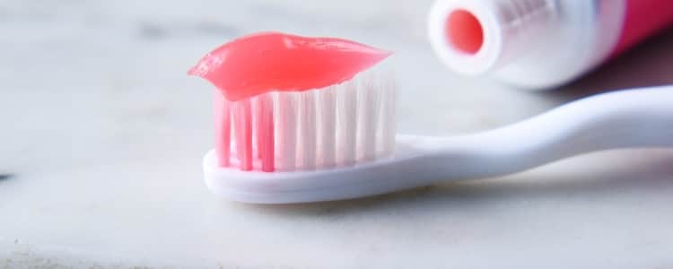 Fluoride-Free vs. Fluoride Toothpaste: What's the Difference?