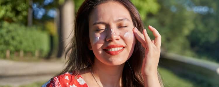 Simple Tips to Manage Skin Sensitivity to Sun Exposure